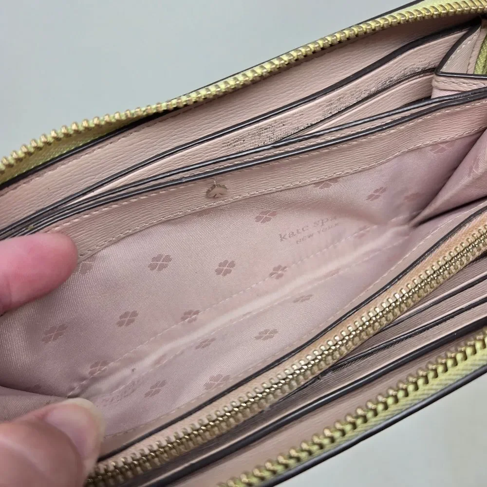 KATE‎ SPADE Pre-Loved Light Lime Green Zipper Top Wallet